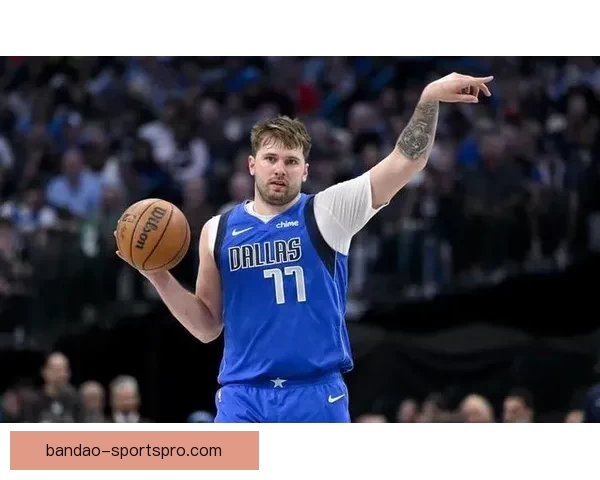 东契奇生涯第七次荣膺月最佳 场均37分8篮板7助攻获防守提名